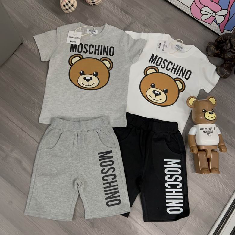 Moschino Ӥ���� 0517