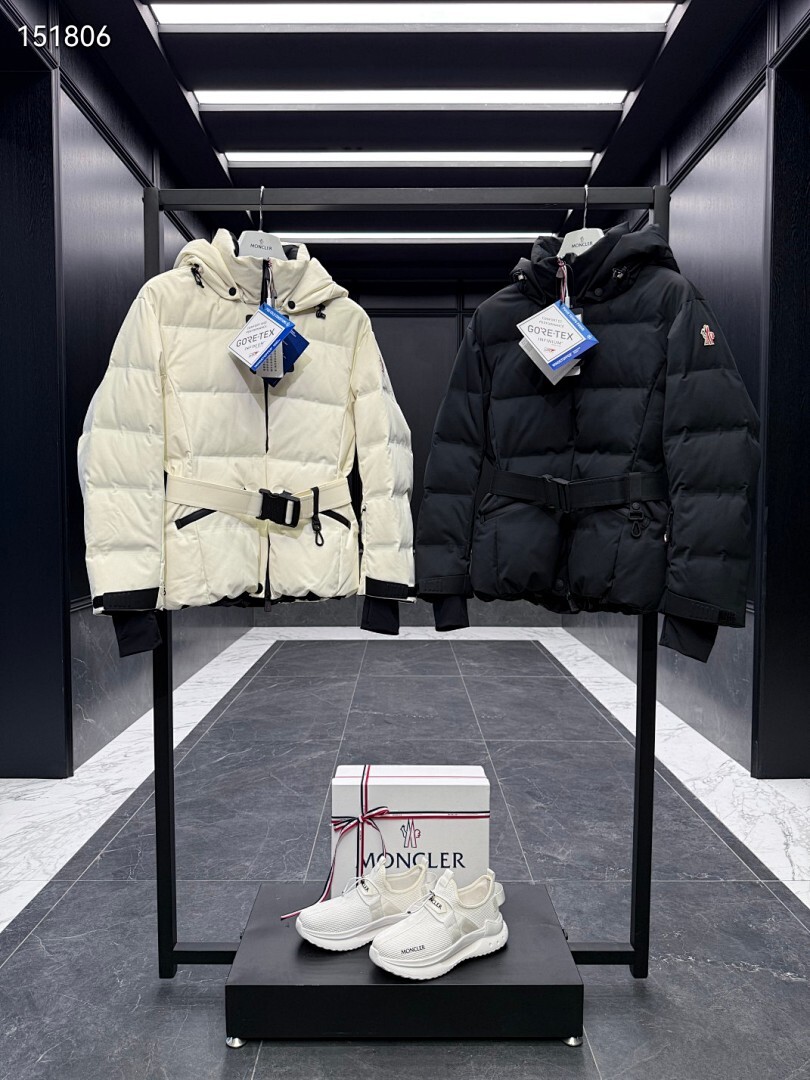 Moncler sz0-3 26yr409