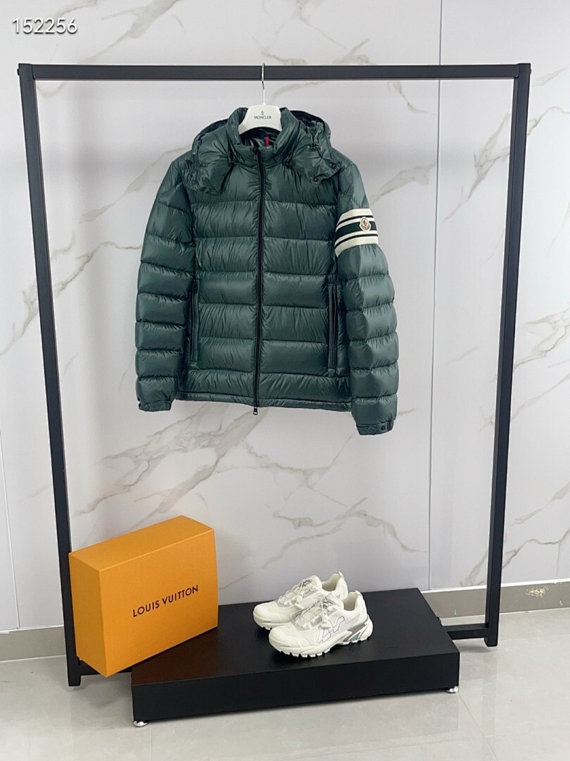 Moncler sz1-5 26yr492
